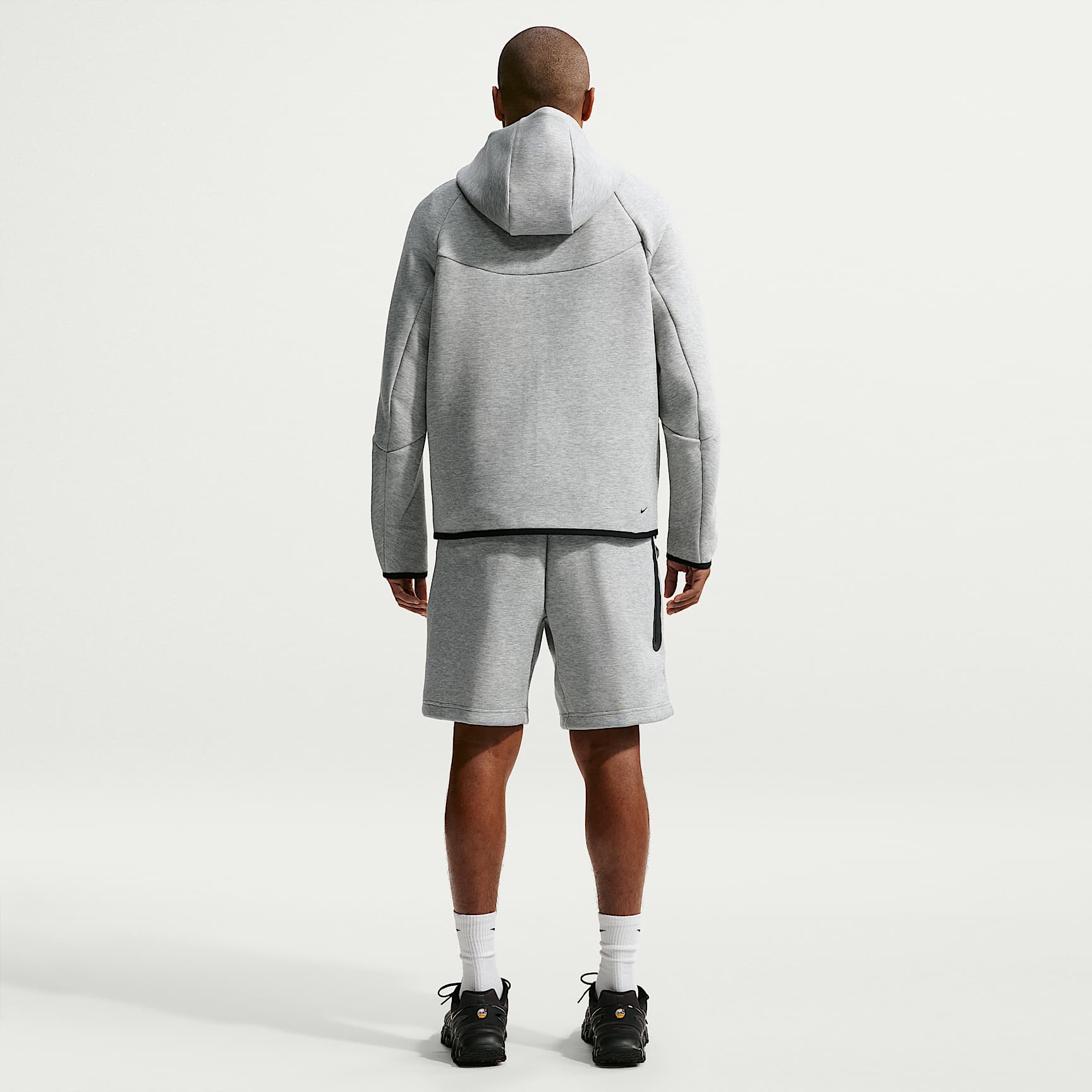 Nike Tech Men's Fleece Shorts – Dark Grey Heather/Black