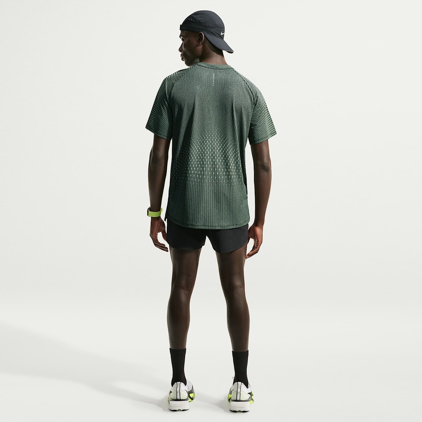 Nike Stride Aero-FIT Men's Short-Sleeve Running Top – Black/Light Green Spark