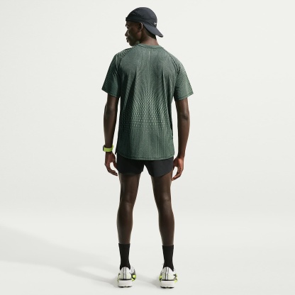 Nike Stride Aero-FIT Men's Short-Sleeve Running Top – Black/Light Green Spark
