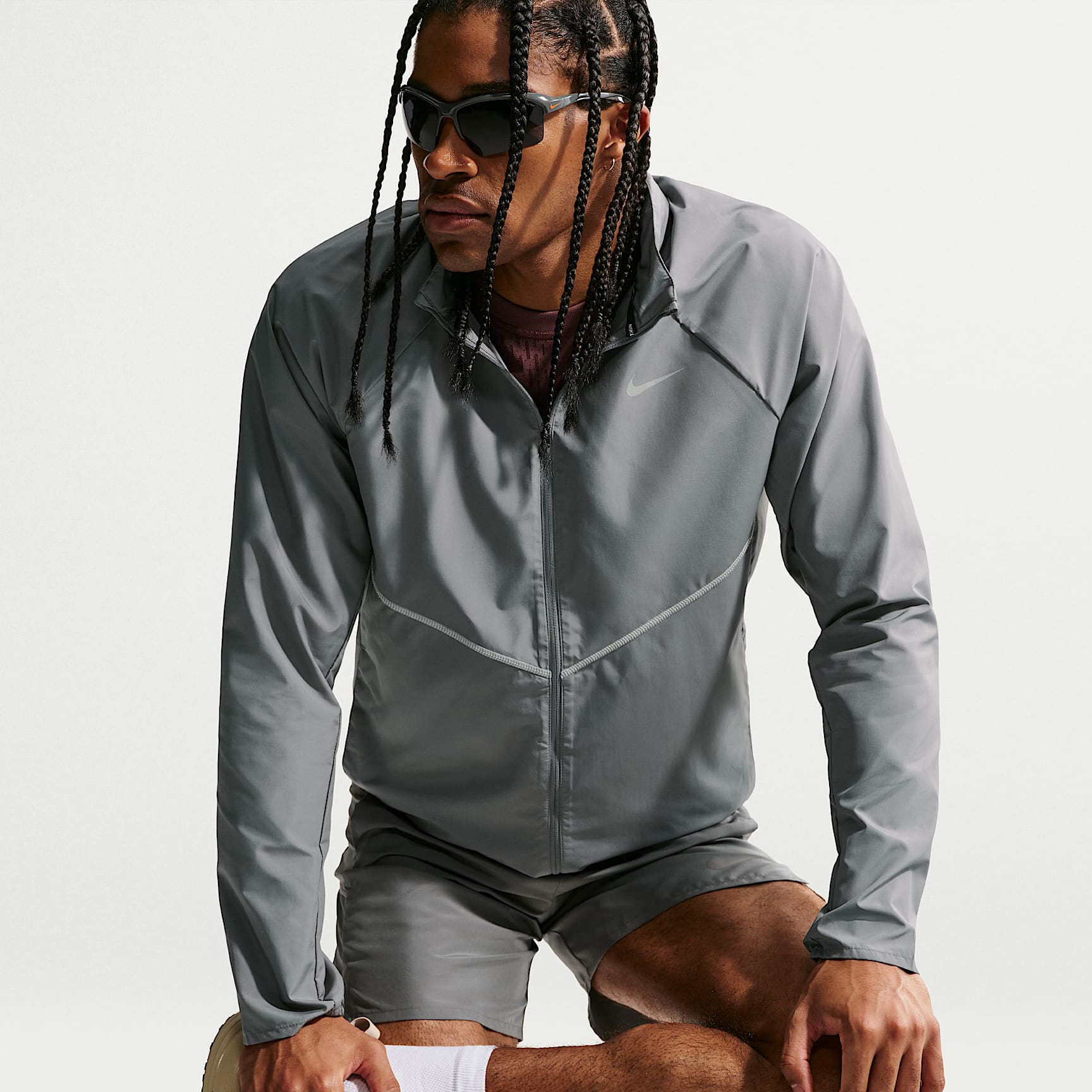 Nike Miler Men's Repel UV Protection Running Jacket – Smoke Grey/Smoke Grey