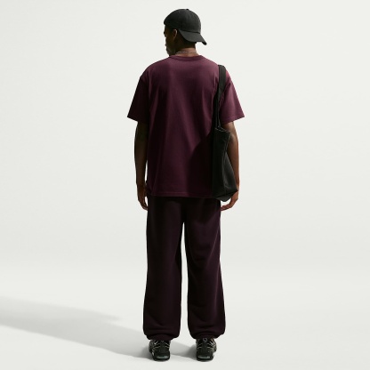Nike Sportswear Premium Essentials Men's T-Shirt – Burgundy Crush