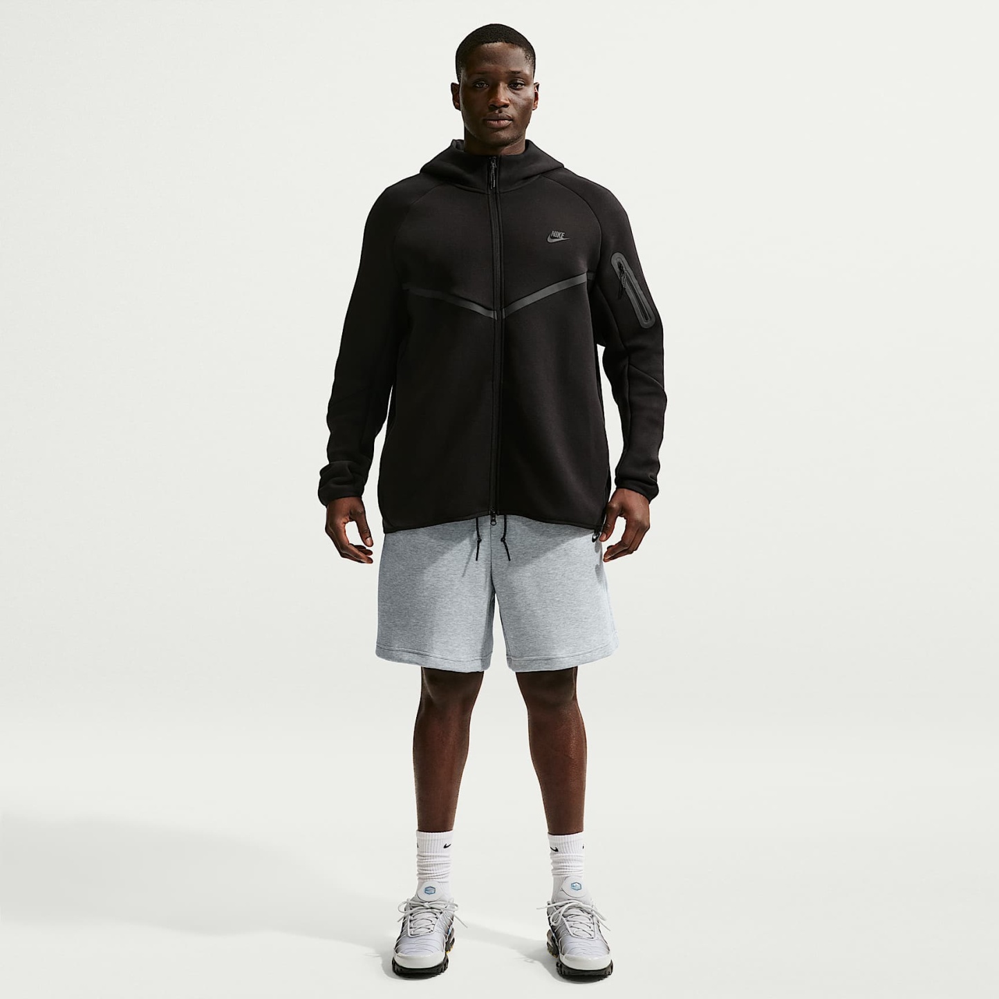 Nike Tech Men's Fleece Shorts – Dark Grey Heather/Black