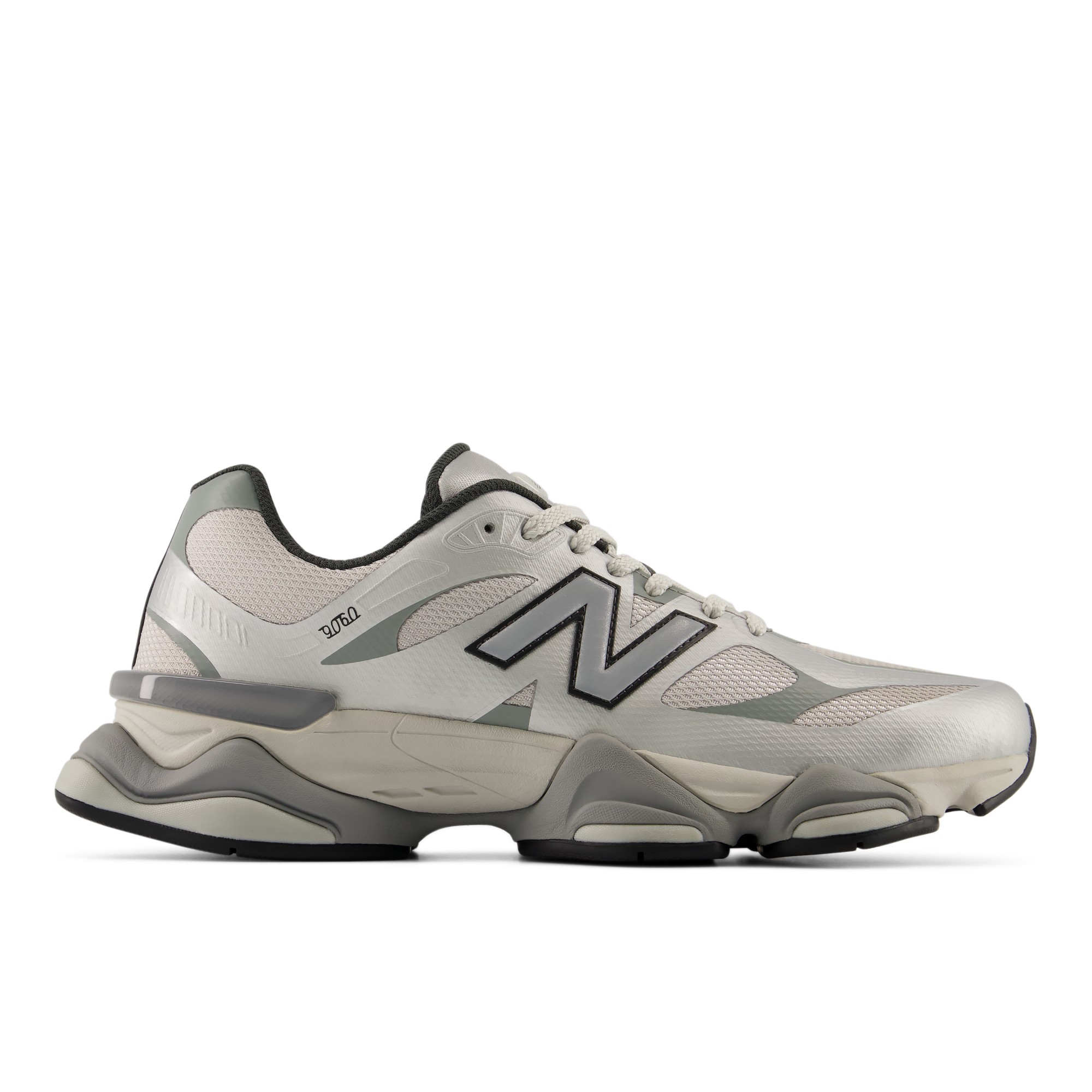 9060 – SILVER METALLIC with GREY MATTER
