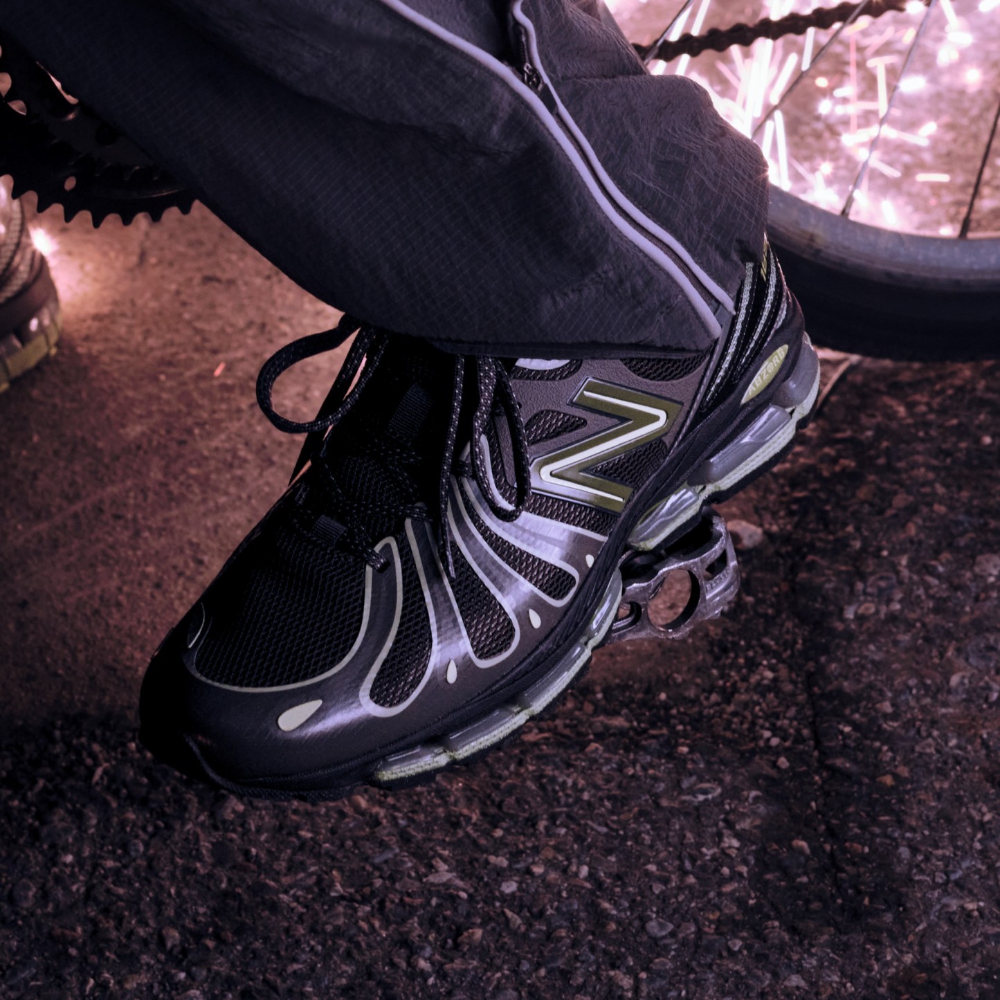 ABZORB 1890 – FADED BLACK with UTILITY GREEN