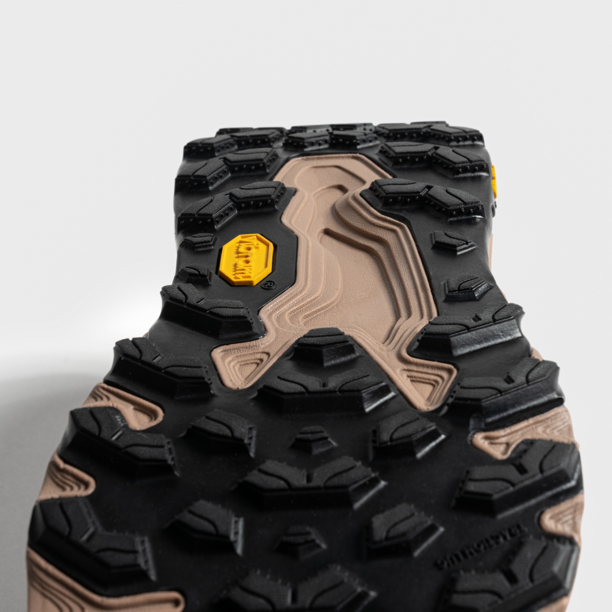 Fresh Foam X Hierro v9 – DESERT CLAY with EARTH SHADOW and Urgent Red
