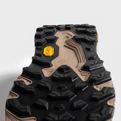 Fresh Foam X Hierro v9 – DESERT CLAY with EARTH SHADOW and Urgent Red