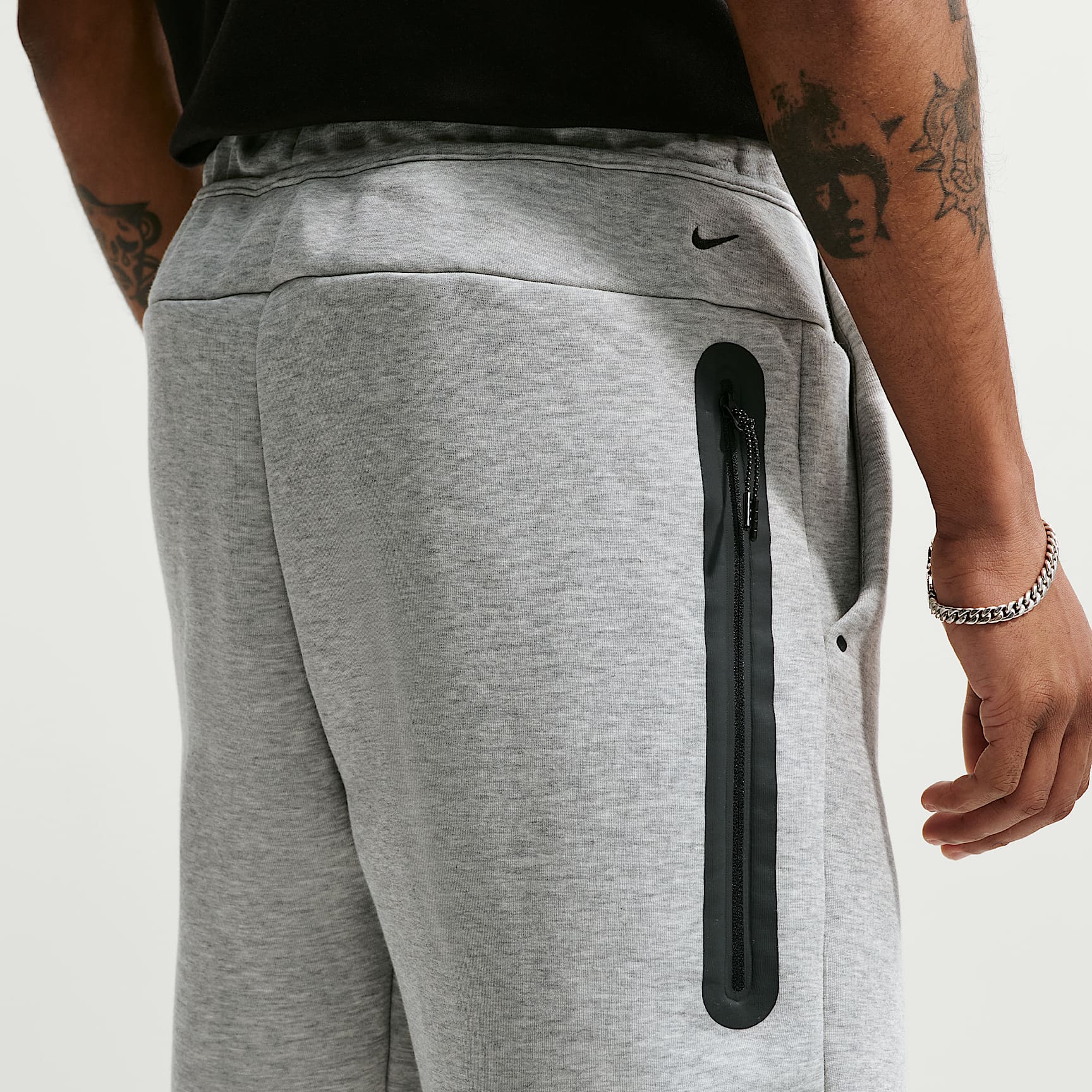Nike Tech Men's Fleece Shorts – Dark Grey Heather/Black