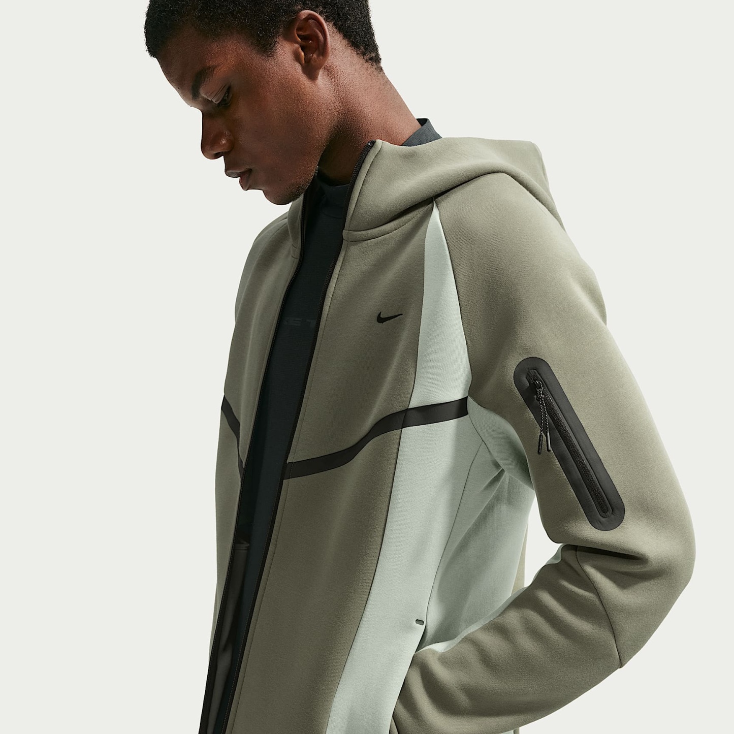 Nike Tech Men's Colour-Block Full-Zip Fleece Windrunner Jacket – Silver Sage/Jade Horizon/Black