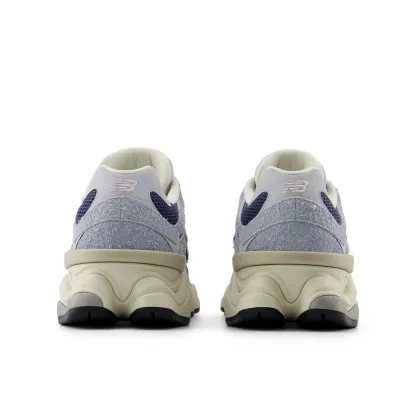 9060 – Light Arctic Grey with Vintage Indigo and Pink Granite