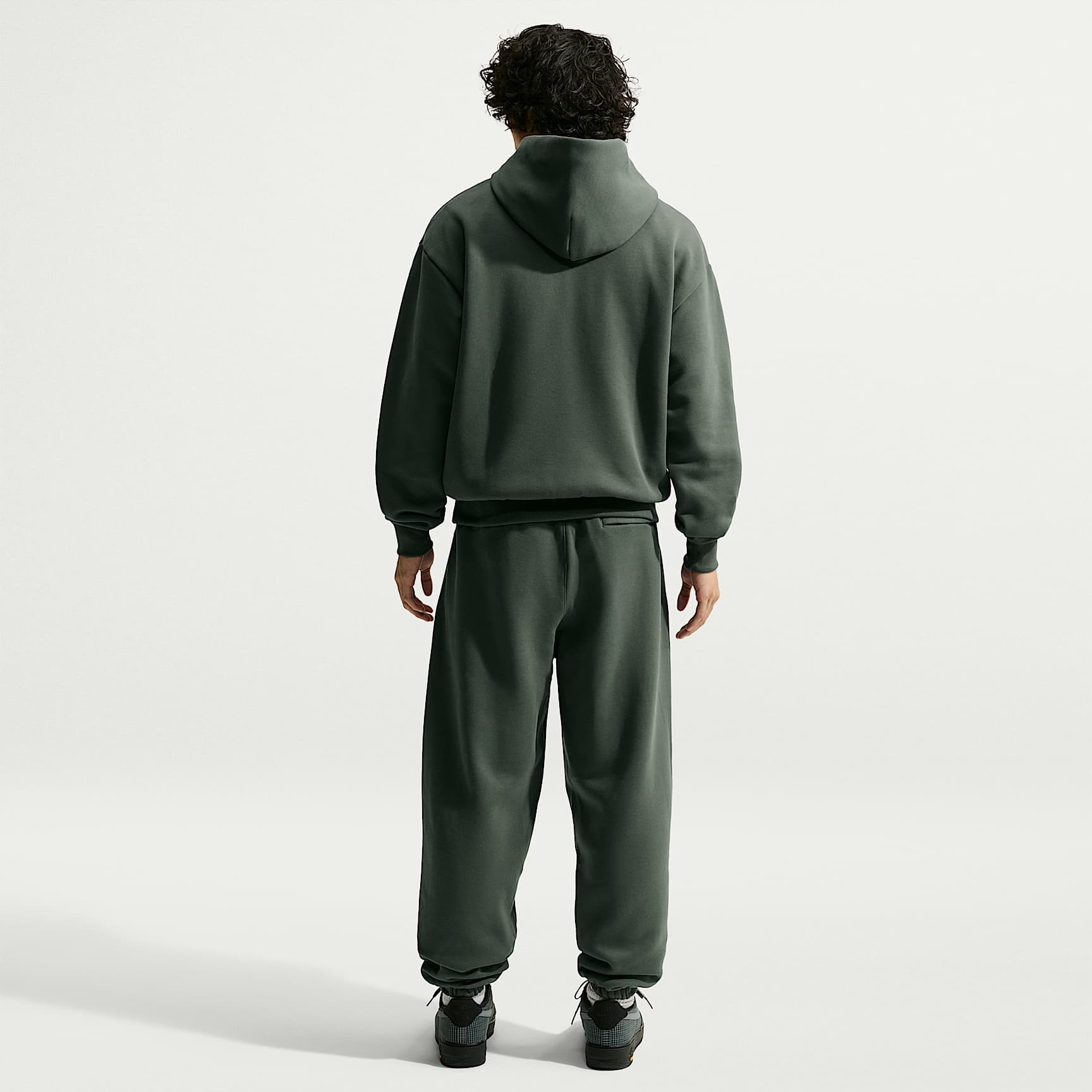 Nike Solo Fleece Men's Cuffed Trousers – Camo Green/Sail