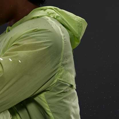 Nike Stride Men's Repel UV Running Jacket – Light Lemon Twist/Light Lemon Twist