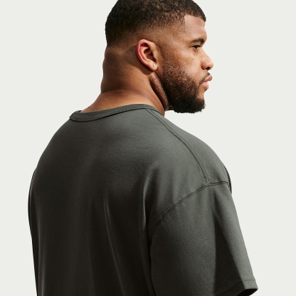 Nike Sportswear Premium Essentials Men's T-Shirt – Newsprint