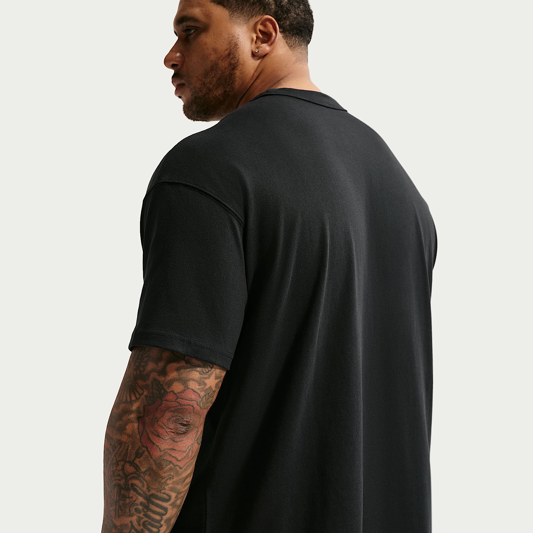 Nike Sportswear Premium Essentials Men's T-Shirt – Black