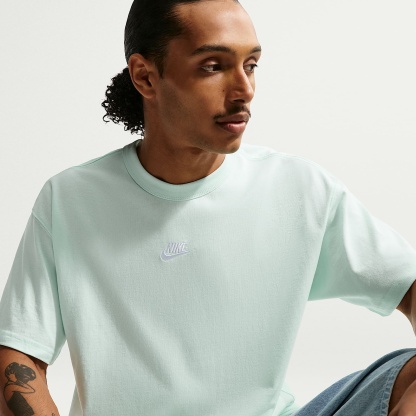 Nike Sportswear Premium Essentials Men's T-Shirt – Barely Green