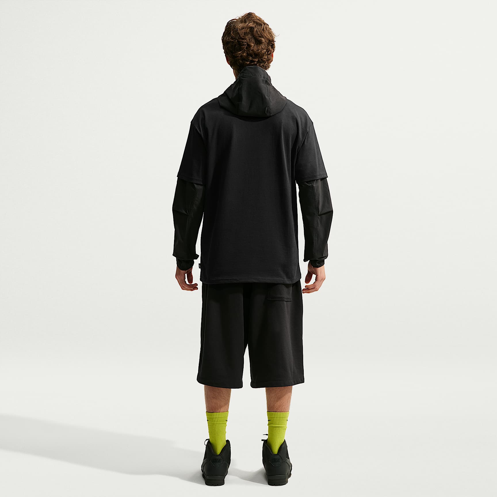 Nike Sportswear Premium Essentials Men's T-Shirt – Black/Chrome Yellow