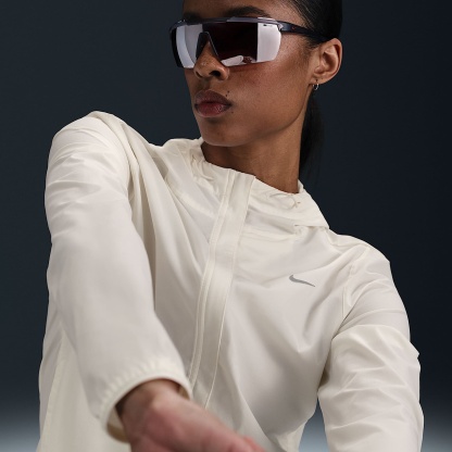 Nike Swift Women's Repel Packable Running Jacket – Sail