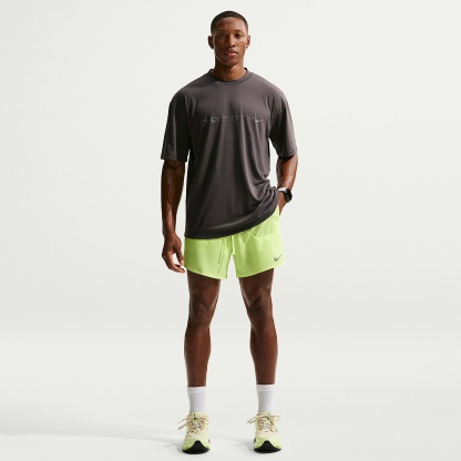 Nike Stride Men's Dri-FIT 18cm (approx.) 2-in-1 Running Shorts – Volt Ice