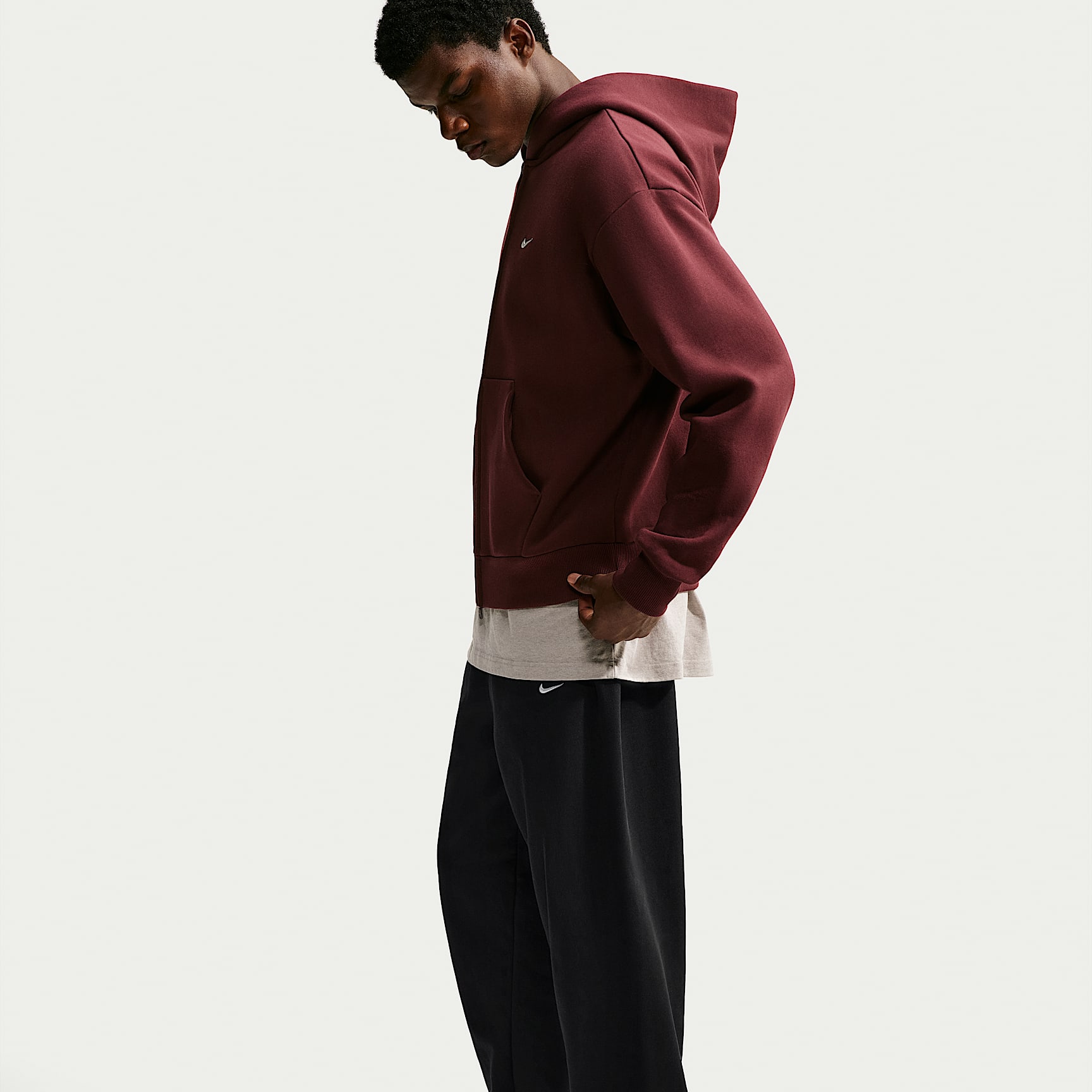 Nike Solo Fleece Men's Cuffed Trousers – Total Black/Sail