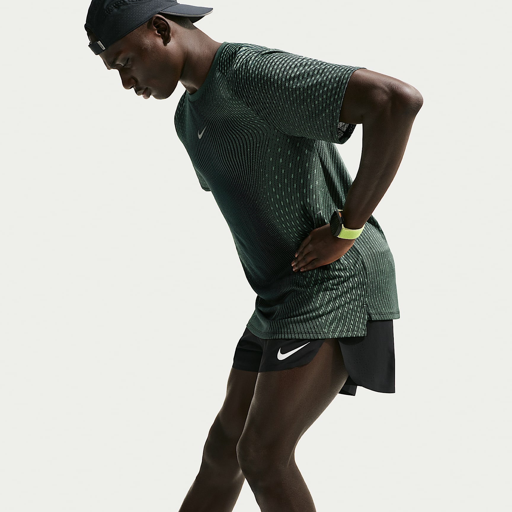 Nike Stride Aero-FIT Men's Short-Sleeve Running Top – Black/Light Green Spark