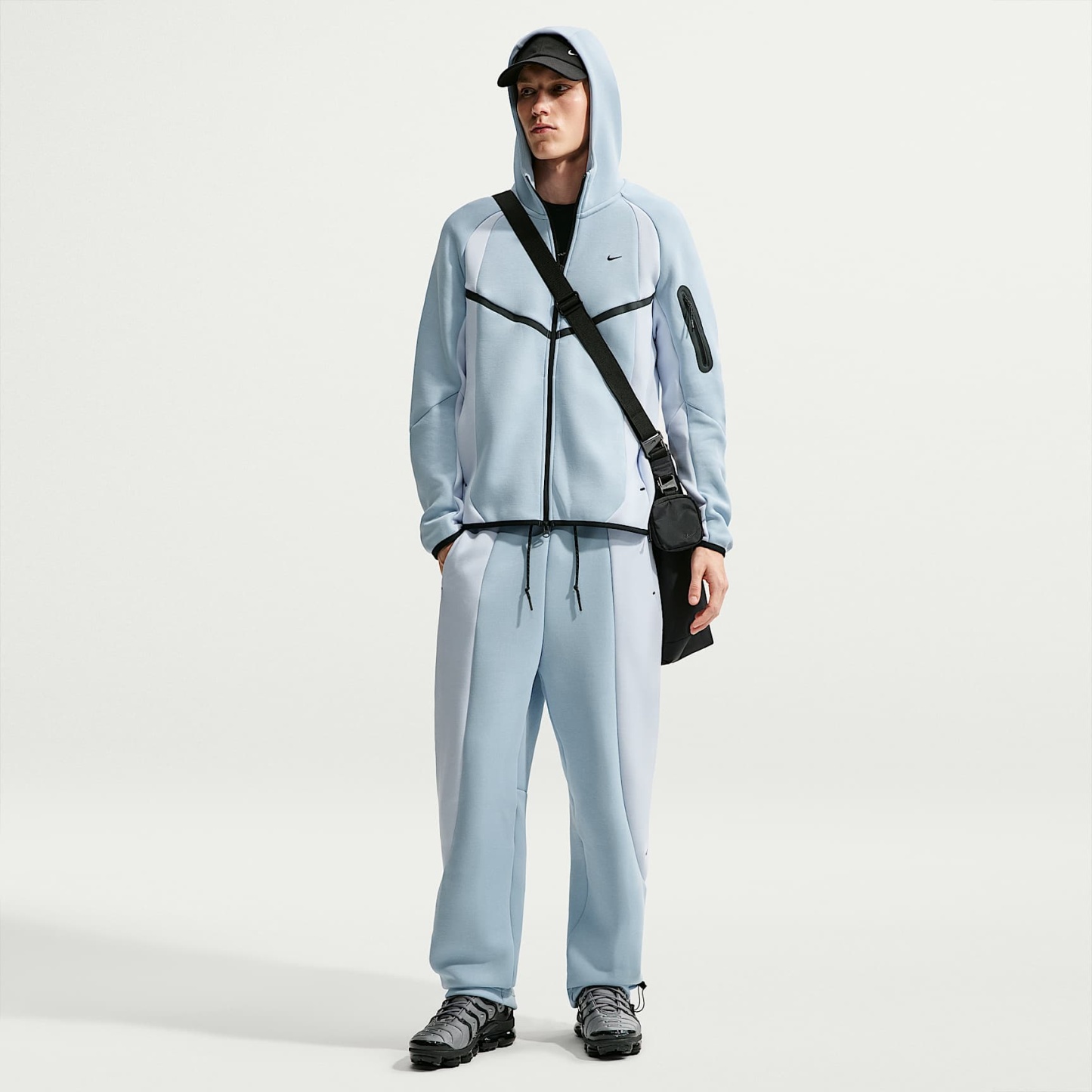 Nike Tech Men's Colour-Block Open-Hem Fleece Trousers – Light Armoury Blue/Football Grey/Black
