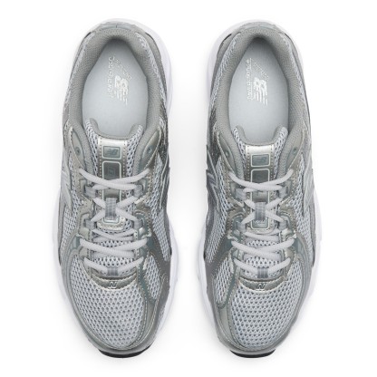 740 – CASTLEROCK with Metallic Silver and Silver Metallic