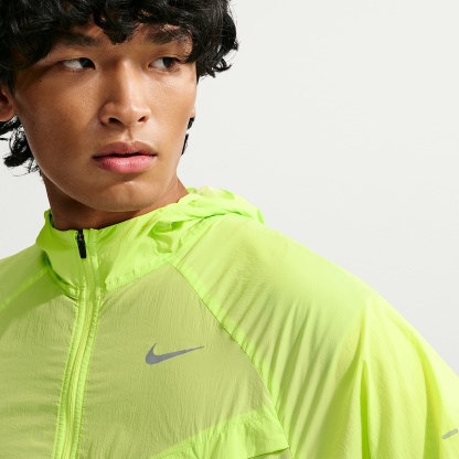 Nike Stride Men's Repel UV Running Jacket – Light Lemon Twist/Light Lemon Twist