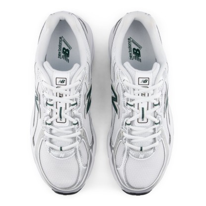 740 – WHITE with NORDIC GREEN