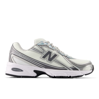 740 – WHITE with CASTLEROCK