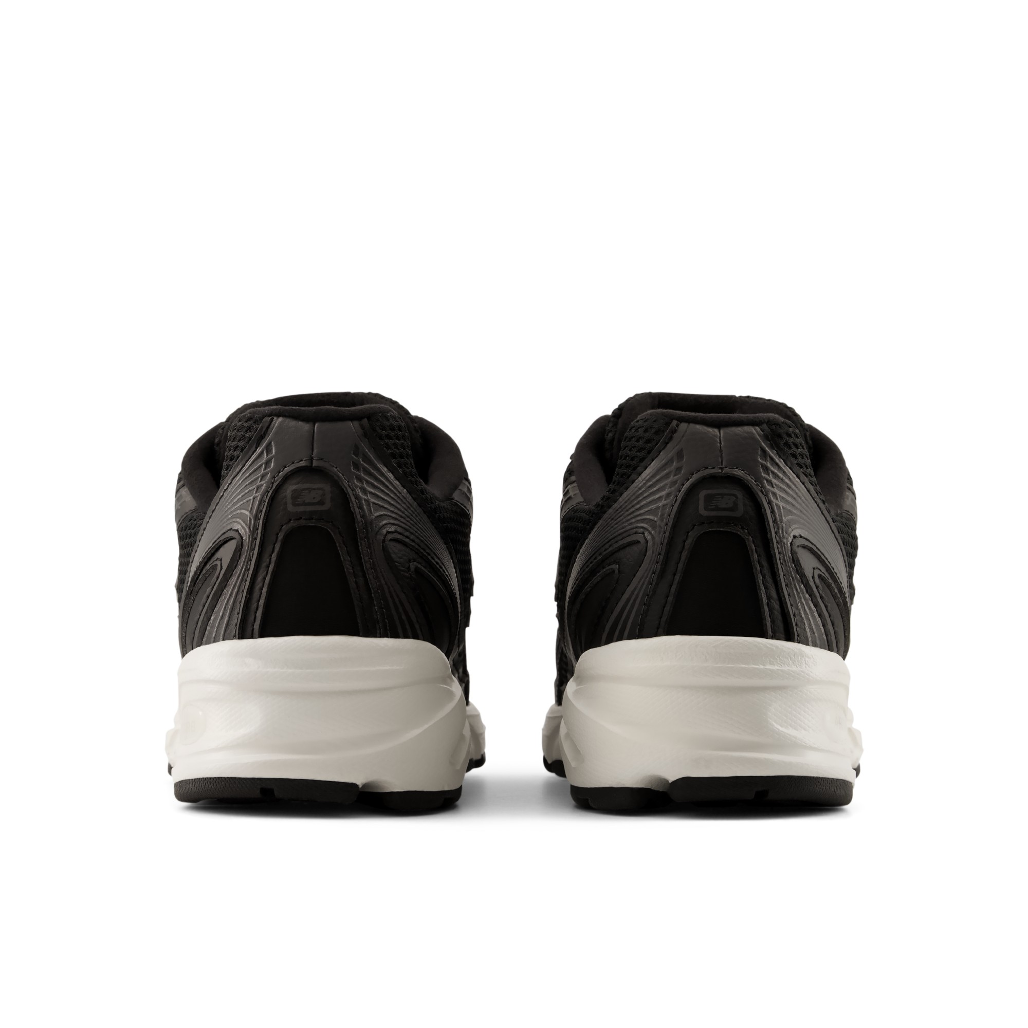 740 – BLACK with SEA SALT