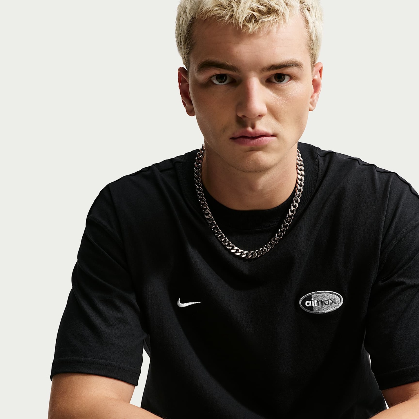 Nike Sportswear Men's T-Shirt – Black/Cool Grey