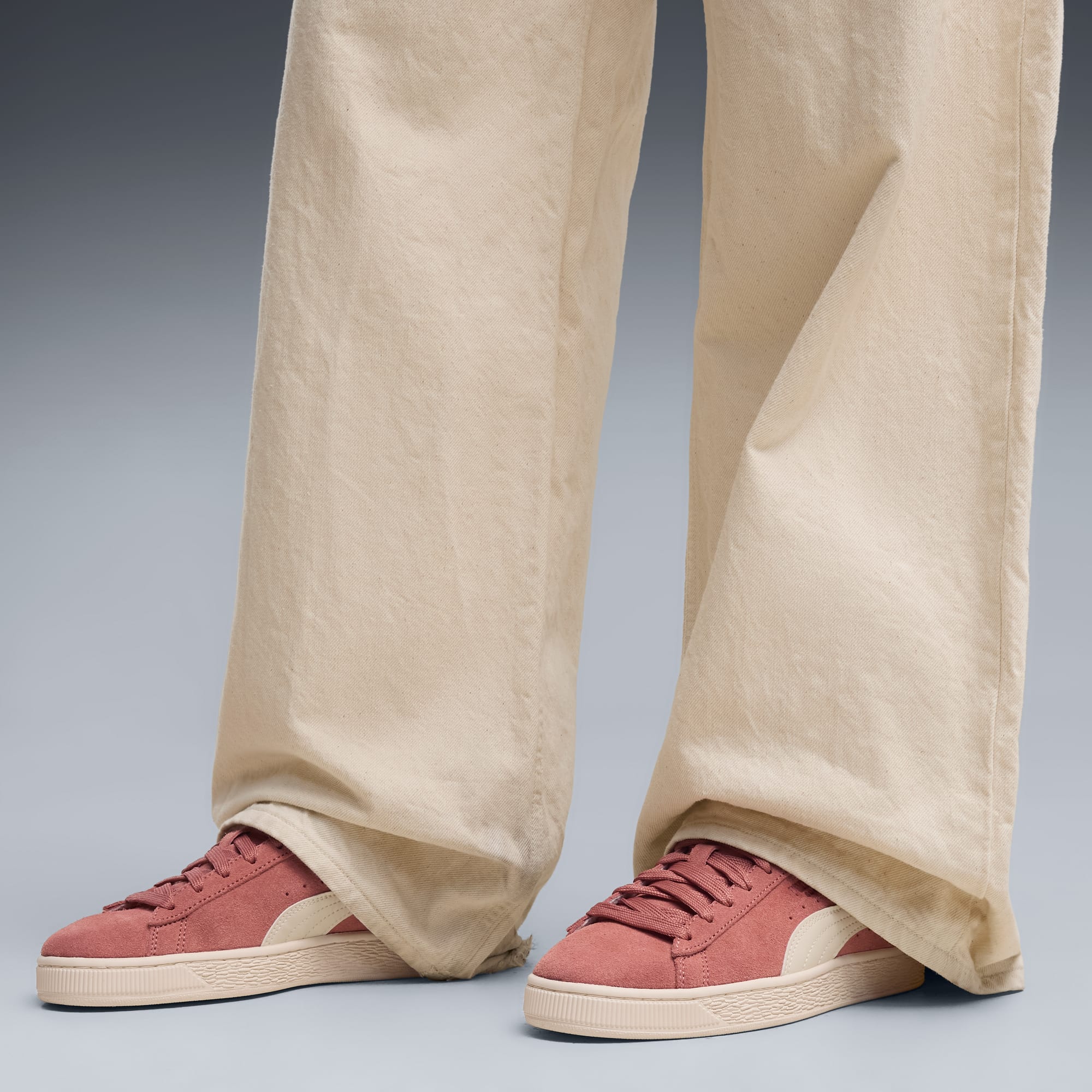 Suede Charles F. Stead VI Sneakers Unisex – Deeva Peach-Alpine Snow