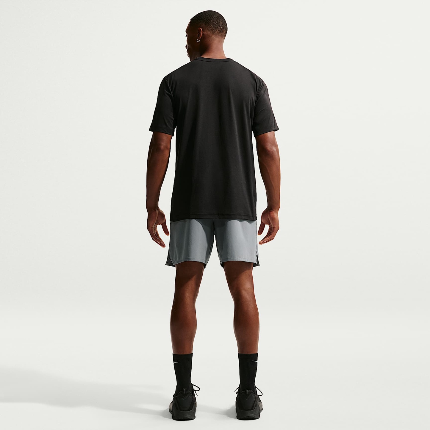 Nike Unlimited Men's Dri-FIT 18cm (approx.) Unlined Versatile Shorts – Smoke Grey/Black/Smoke Grey