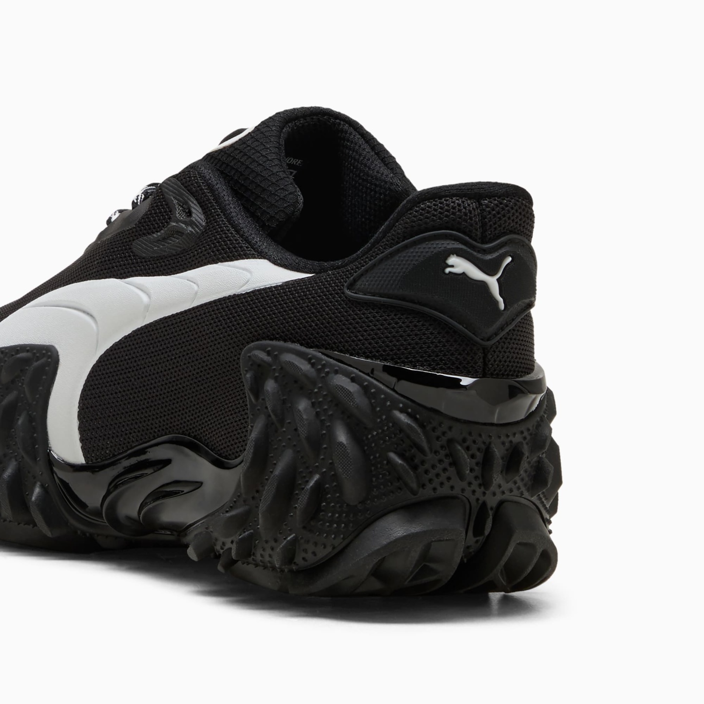 Mostro X Dots Sneakers Unisex – PUMA Black-PUMA White