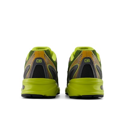740 – FIELD GREEN with BLACK CEMENT