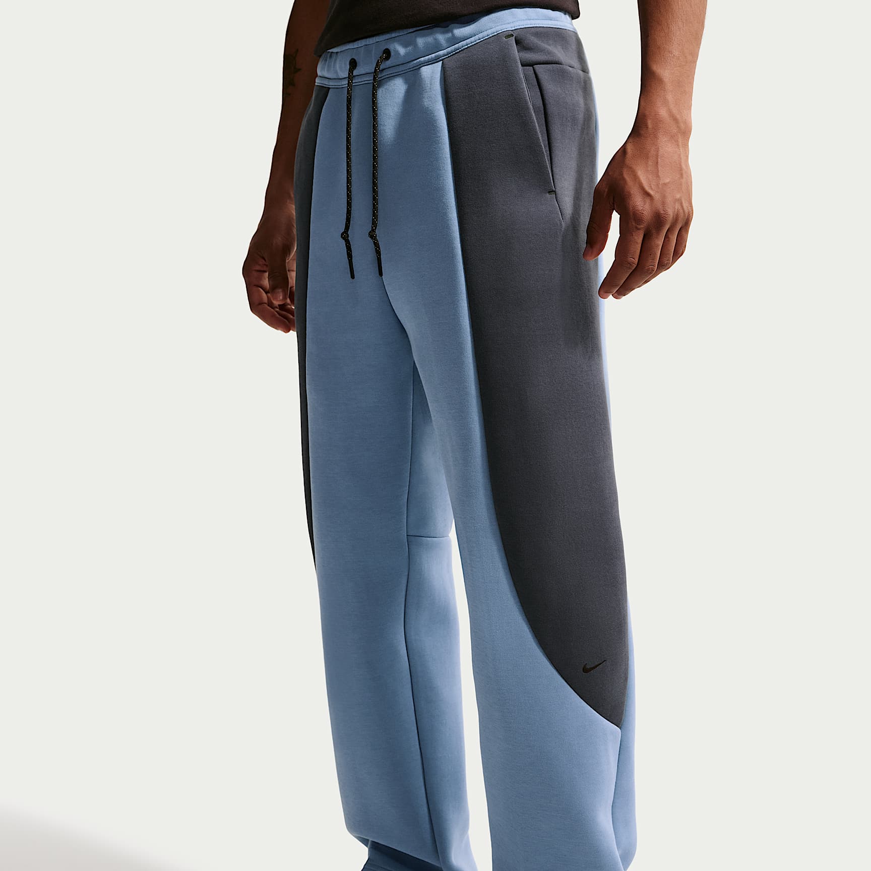 Nike Tech Men's Colour-Block Open-Hem Fleece Trousers – Work Blue/Thunder Blue/Black