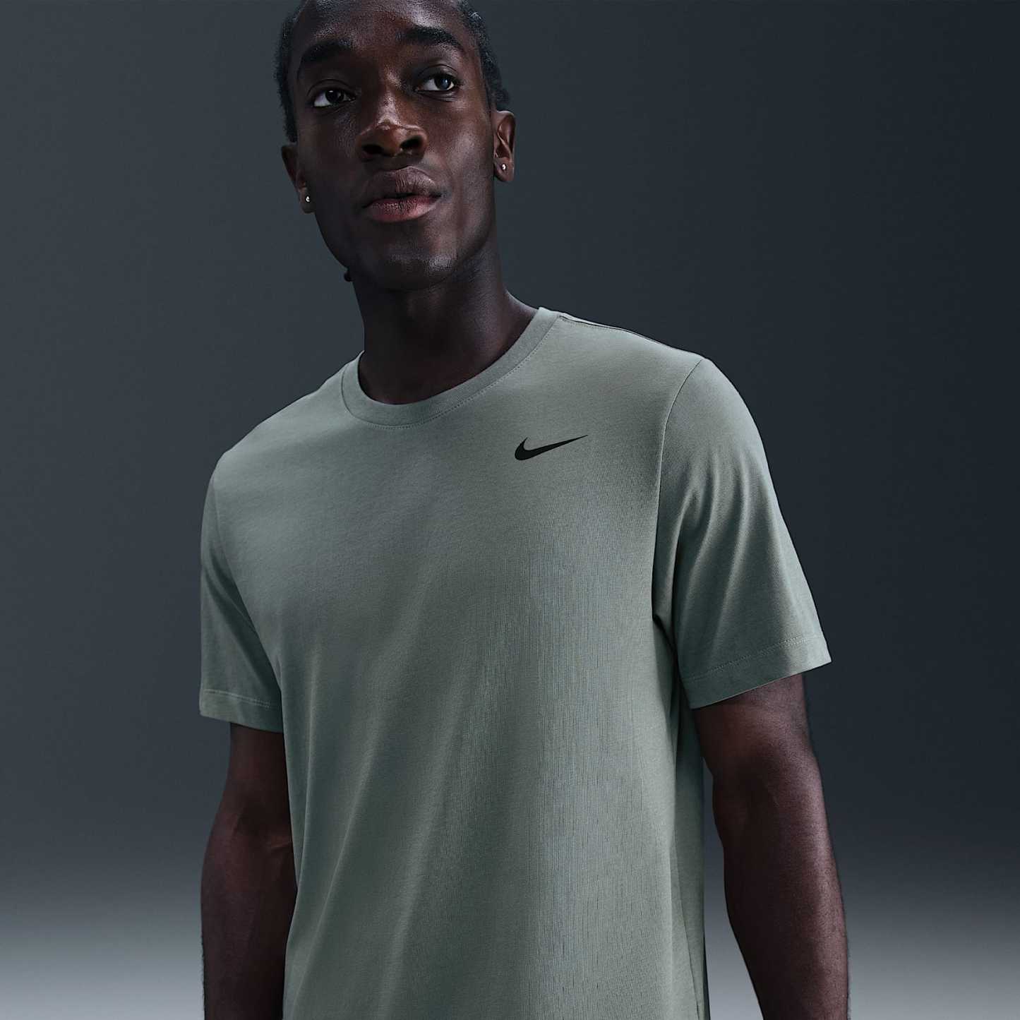 Nike Dri-FIT Men's Fitness T-Shirt – Clay Green/Black