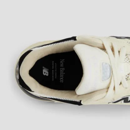 Made in USA 993 – Sea Salt with Black