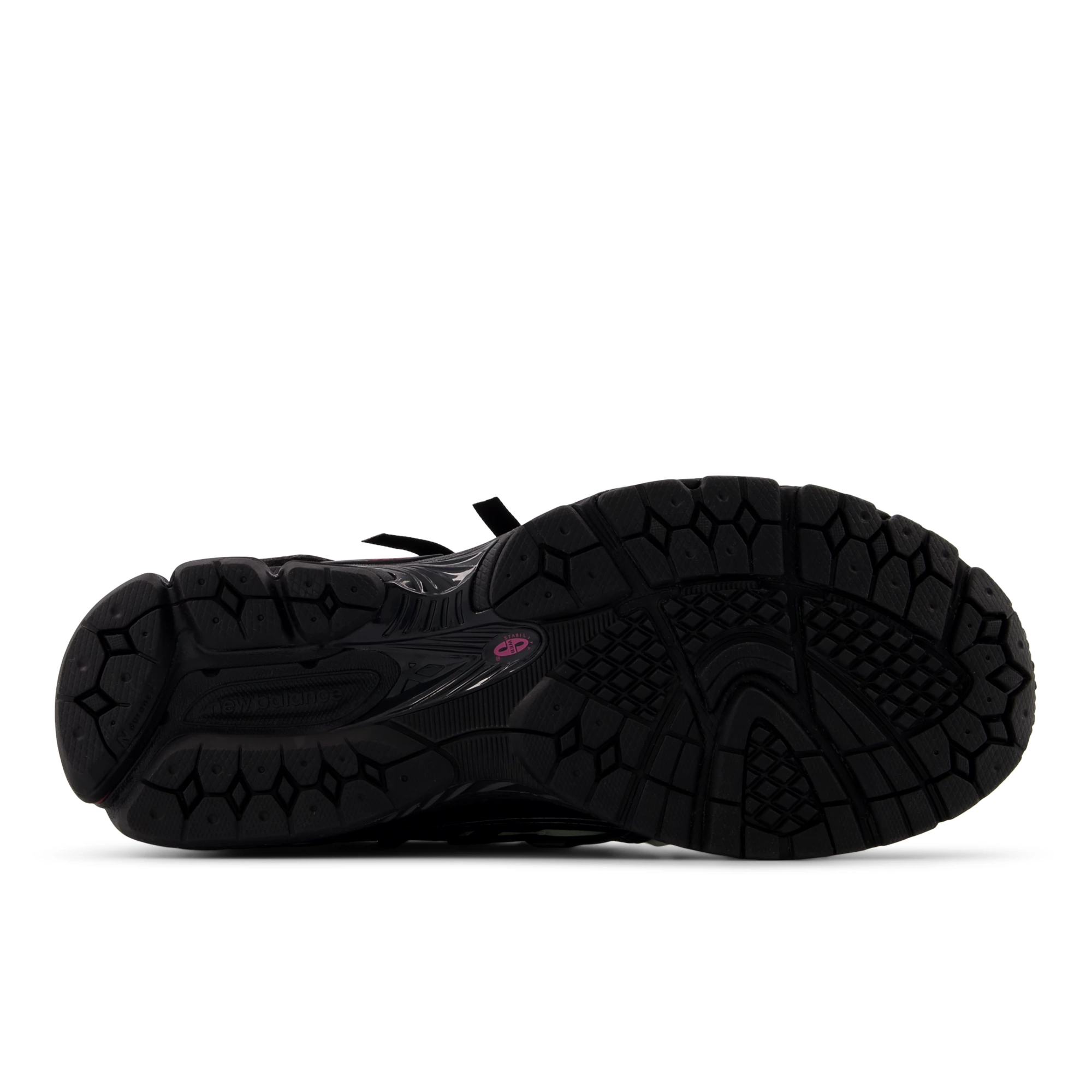 1906A – Black with Dragon Berry and White
