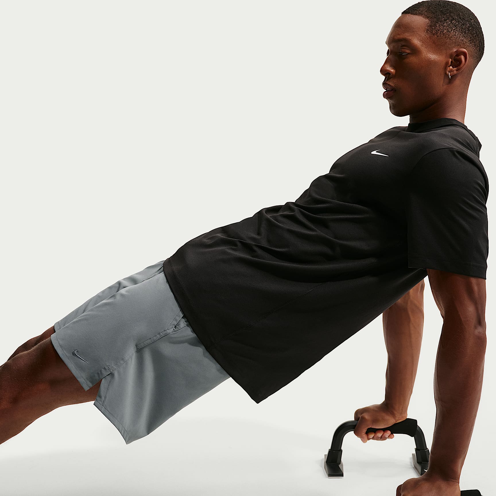 Nike Unlimited Men's Dri-FIT 18cm (approx.) Unlined Versatile Shorts – Smoke Grey/Black/Smoke Grey