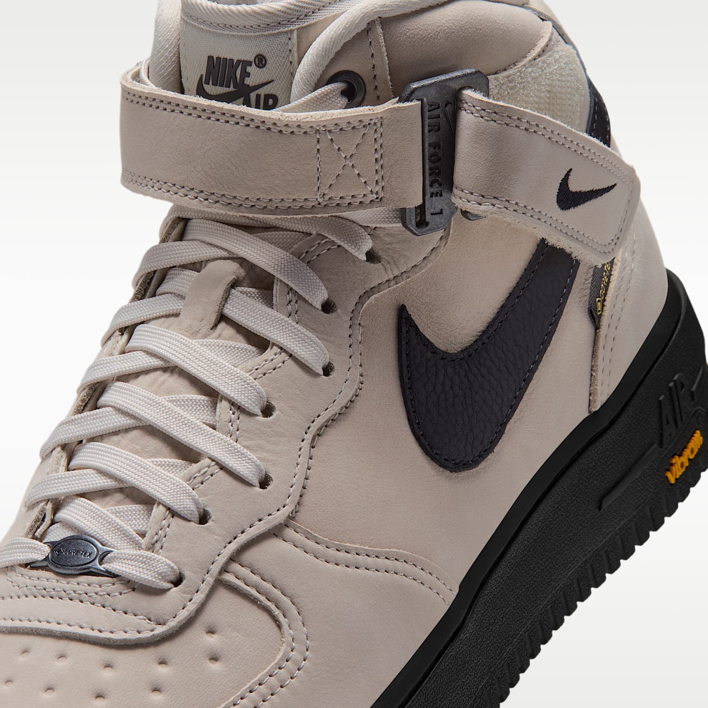 Nike Air Force 1 Mid '07 GORE-TEX Vibram® Men's Shoes – Summit White/Blue Tint/Black