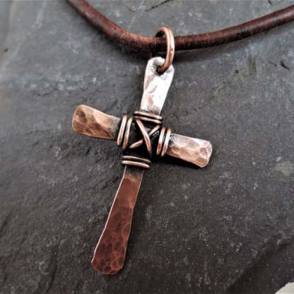Artisan Kříž Měděný Náhrdelník
