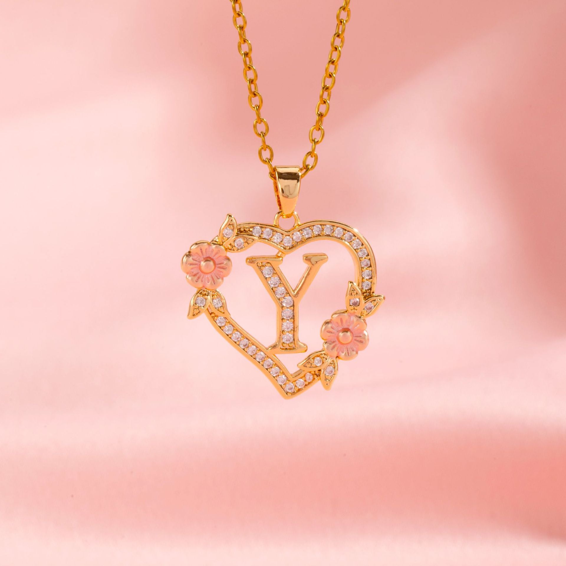 Floral Charm Initial Náhrdelník | Zlatý