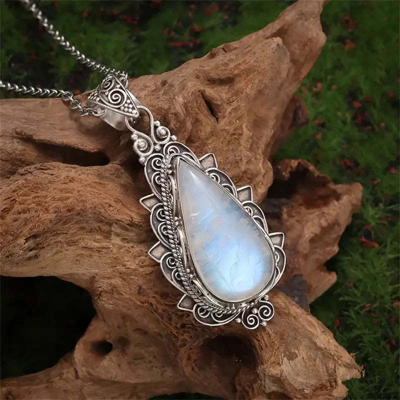 Antique Měsíční kámen Drop Náhrdelník | Zlatý