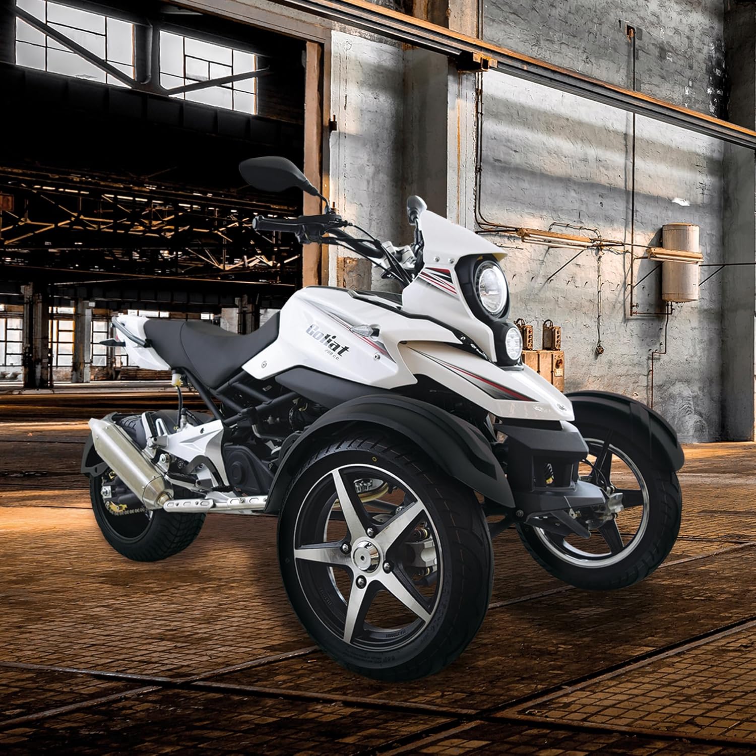 DINAMO Motocicleta Deportiva Goliat 2024 Blanca