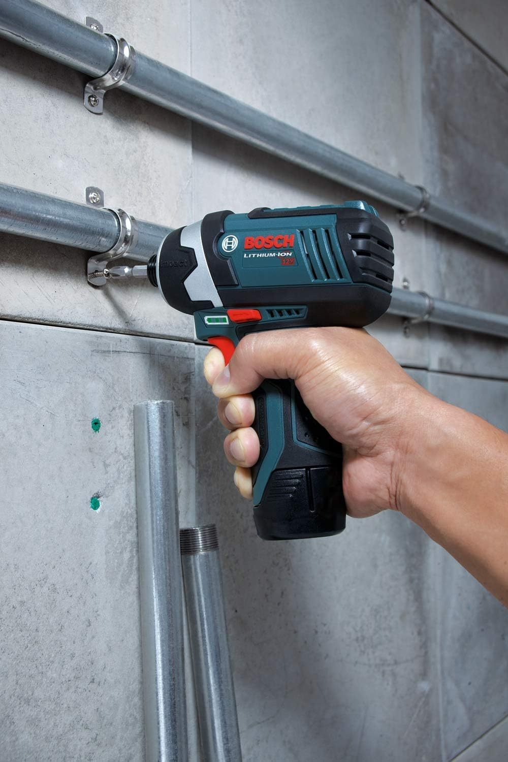 Bosch CLPK22-120 Kit combinado de 2 herramientas de 12 V máx. con Taladro/Atornillador de 3/8", Atornillador de impacto y (2) baterías de 2.0 Ah