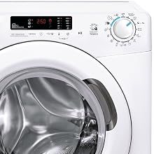 Serie de lavadoras blancas de carga frontal mostradas desde diferentes ángulos, que muestran un diseño moderno con paneles de control digitales y grandes puertas circulares.
