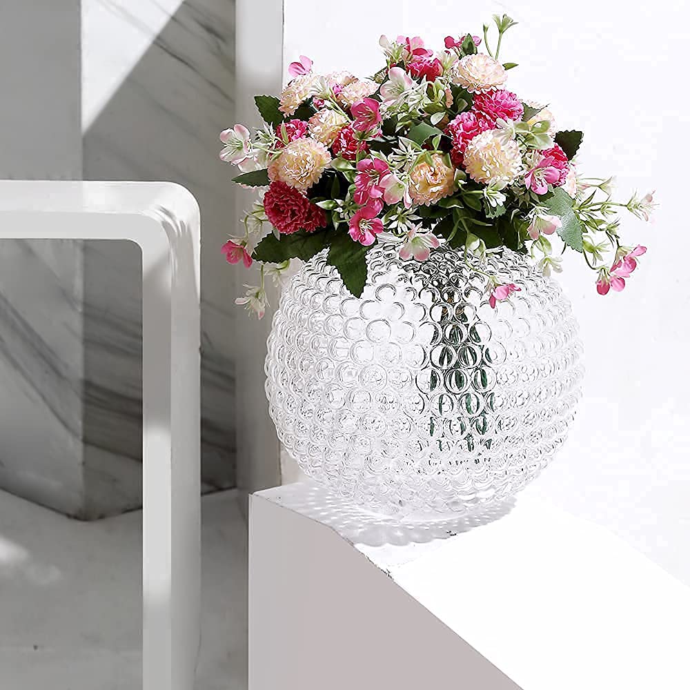 Hand-Blown Ribbed Glass Vase – Elegant Modern Floral Display