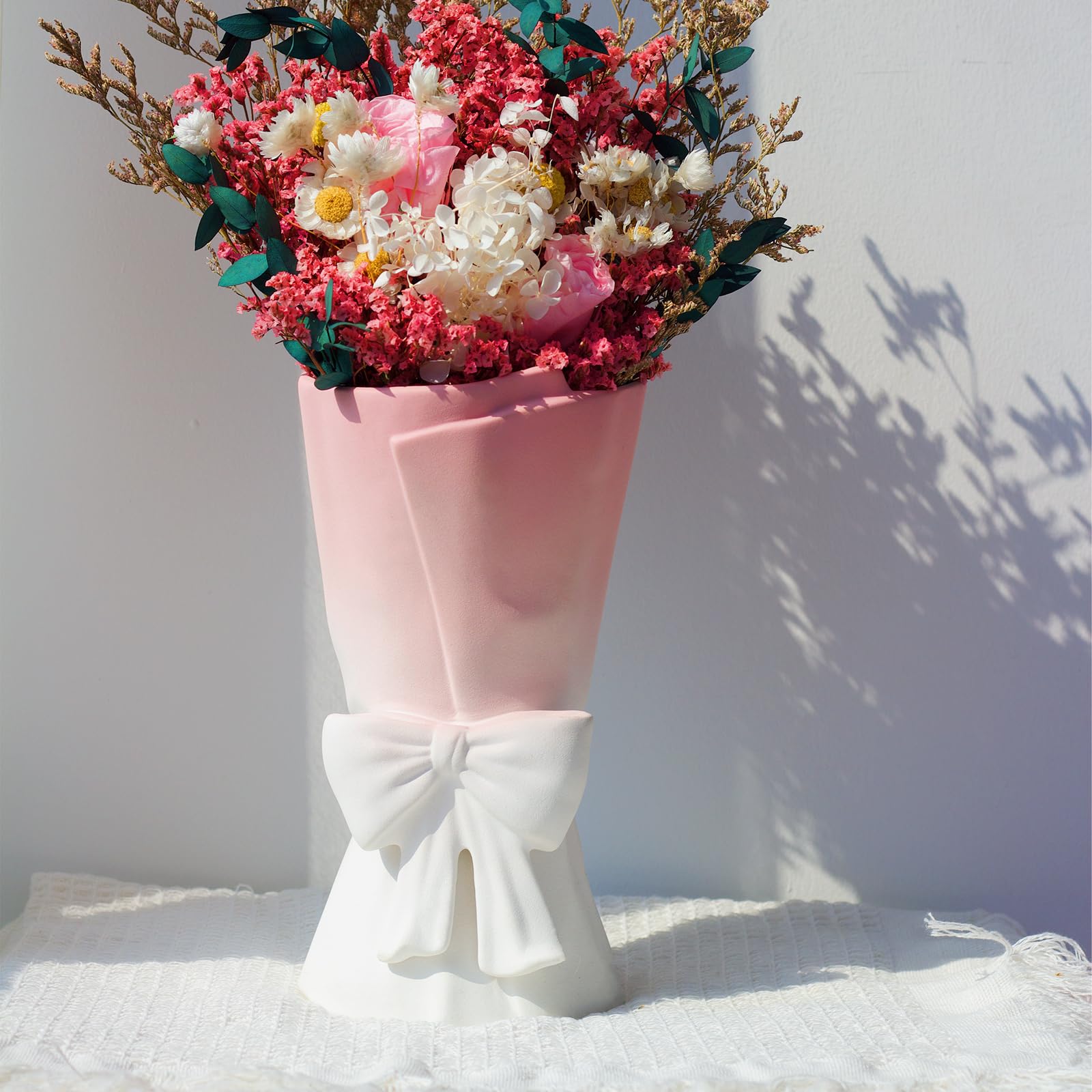 Chic Ceramic Bow Vase – Cute Modern Decorative Flower Vase