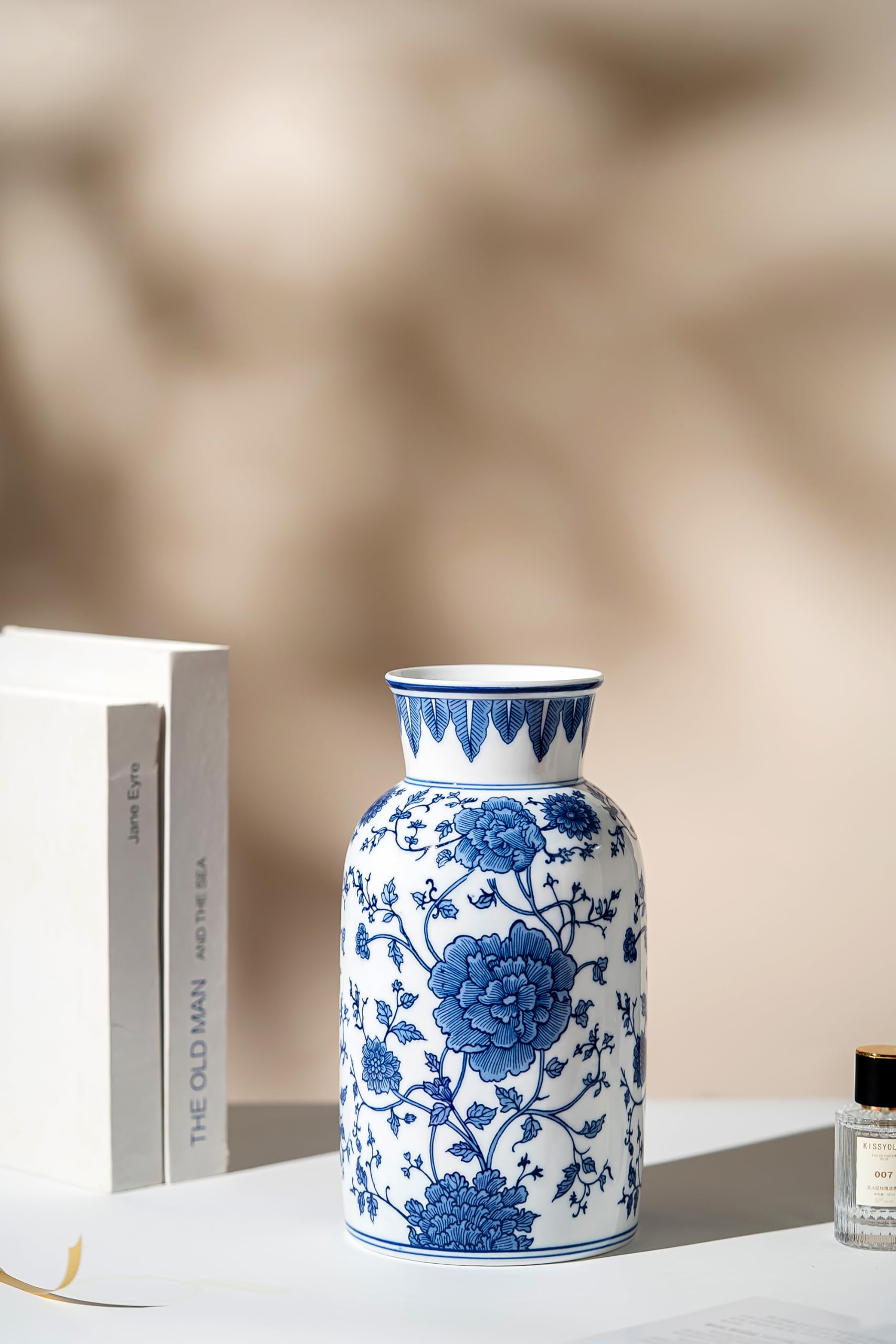 Blue & White Sunflower Porcelain Vase – Elegant Chinoiserie Decor