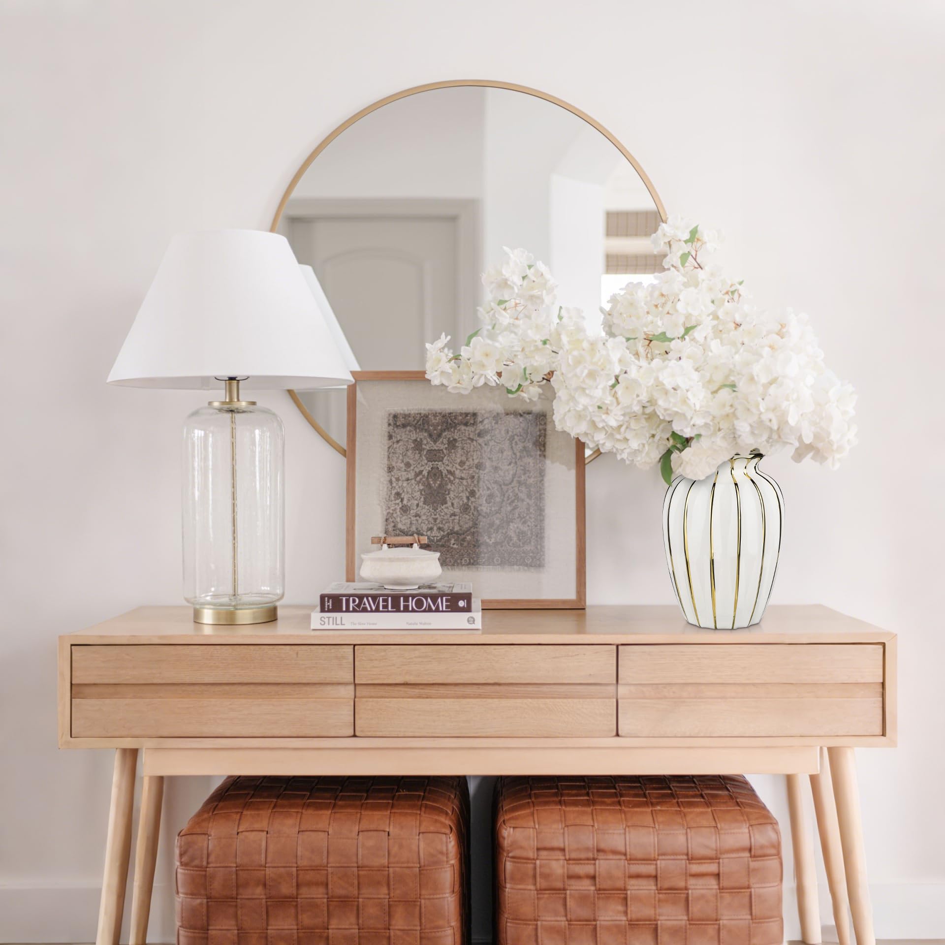 Elegant White & Gold Ceramic Vase – Luxury Home Decor Accent